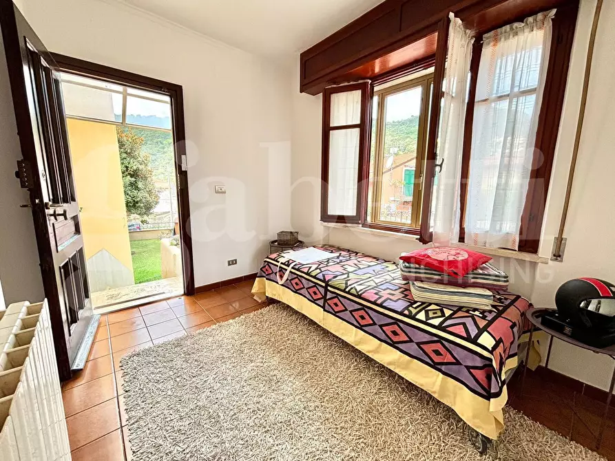 Immagine 10 di Appartamento in vendita  in Via Calvisio a Finale Ligure