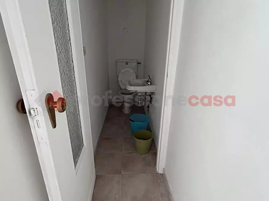 Immagine 15 di Negozio in vendita  in Via Antonio Fogazzaro, 24 a Ostuni