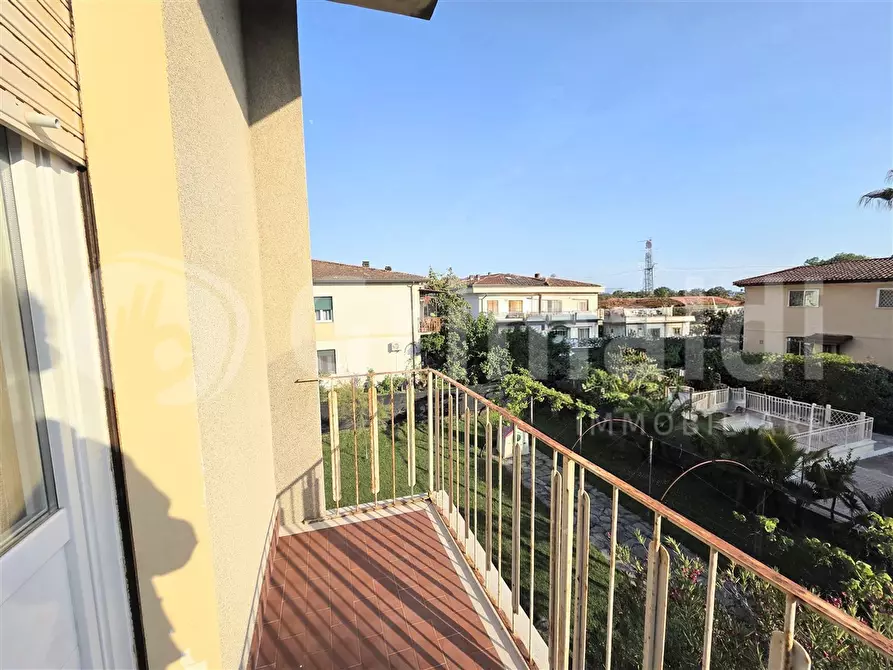 Immagine 2 di Appartamento in vendita  in Via DON LUIGI STURZO, 60 a Massa