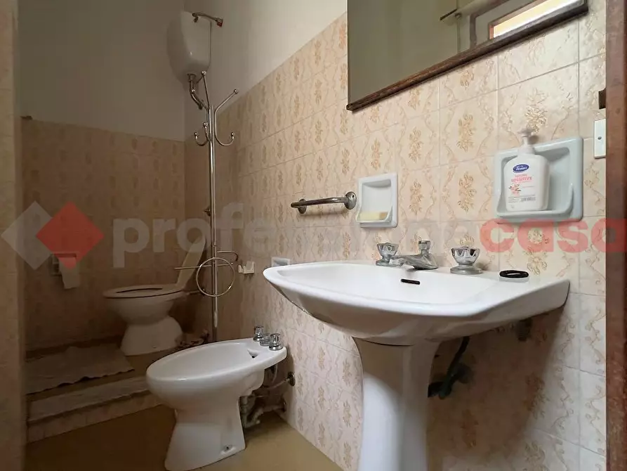 Immagine 12 di Appartamento in vendita  in Via ZONA CENTRALE a Monopoli