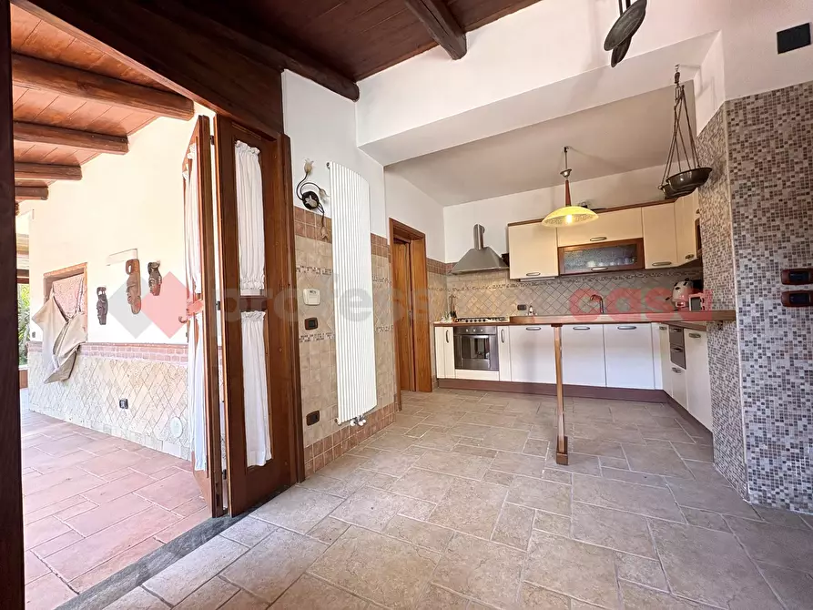 Immagine 17 di Villa in vendita  in Via RIO CLARO 2, 2 a Fondi