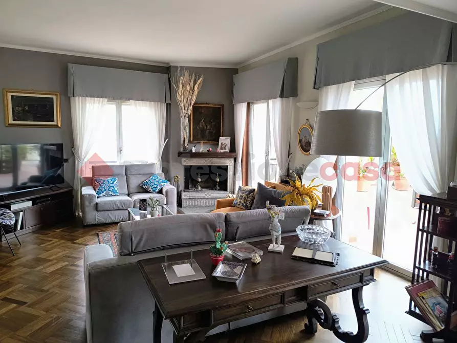 Immagine 26 di Appartamento in vendita  in Corso Garibaldi, sopra upim, 401 a Reggio Di Calabria