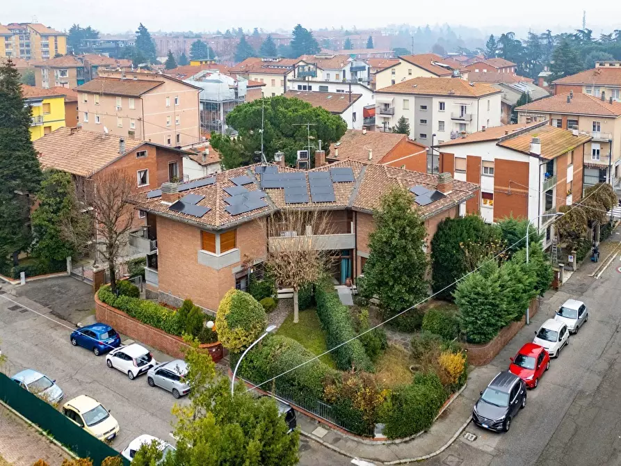 Immagine 1 di Casa bifamiliare in vendita  in Via Reggio Emilia, 35 a San Lazzaro Di Savena