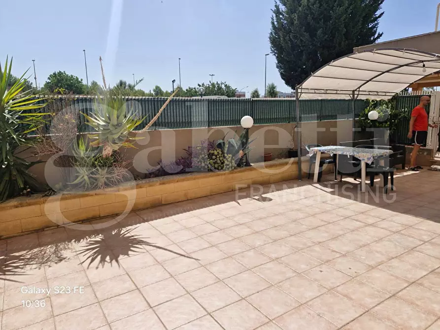 Immagine 2 di Appartamento in vendita  in Viale DEL LAVORO, 13N a Taranto