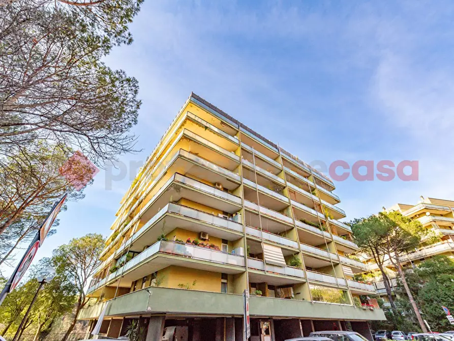 Immagine 34 di Appartamento in vendita  in Via Trasaghis, 11 a Roma