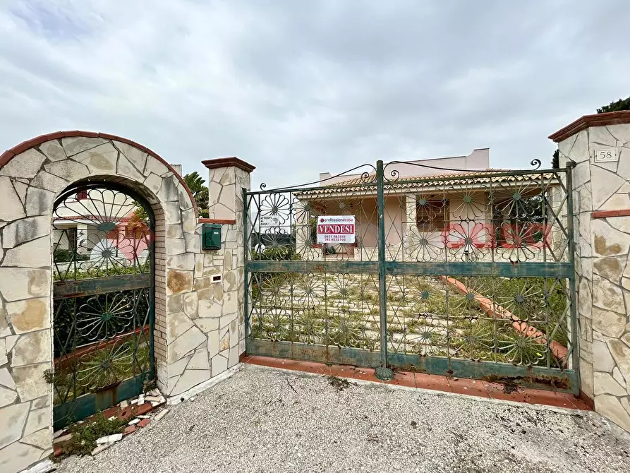 Immagine 1 di Villa in vendita  in Via isola bali, 58 a Siracusa