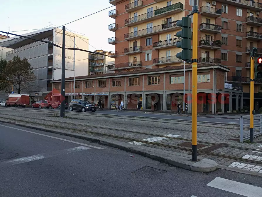 Immagine 2 di Negozio in vendita  in Via DI NOVOLI, 12R a Firenze