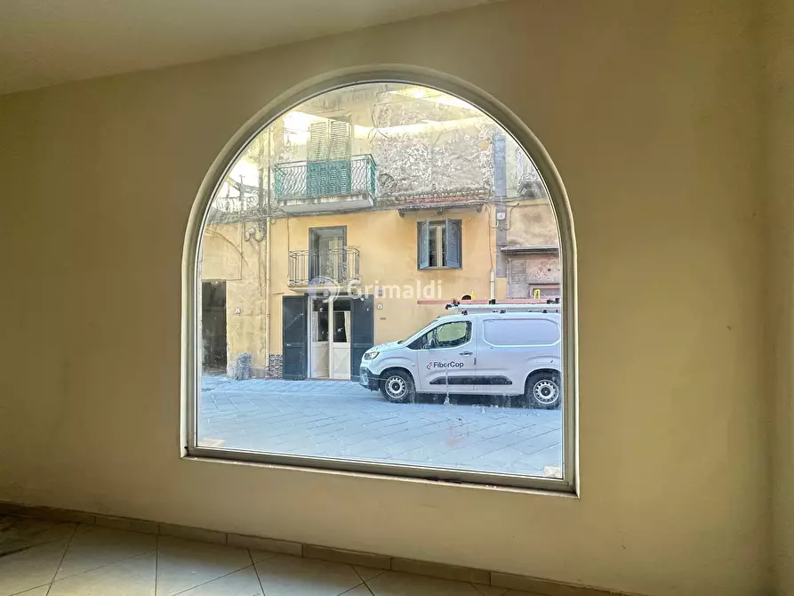 Immagine 9 di Negozio in vendita  in Via Del Pennino, 23 a Acerra