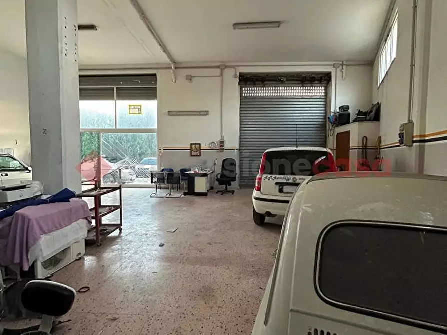 Immagine 12 di Ufficio in affitto  in Viale delle Comunicazioni, snc a Ostuni