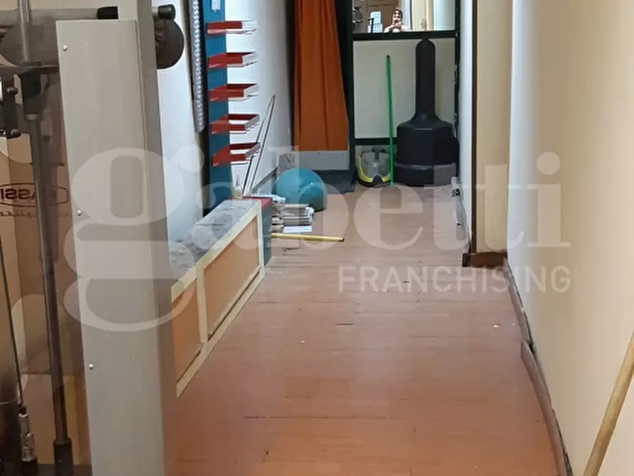 Immagine 6 di Magazzino in vendita  in Viale Dei Bizantini, 270 a Catanzaro