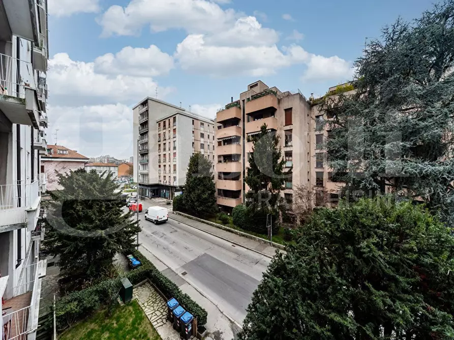 Immagine 3 di Appartamento in vendita  in Via Felice Cavallotti, 99 a Monza
