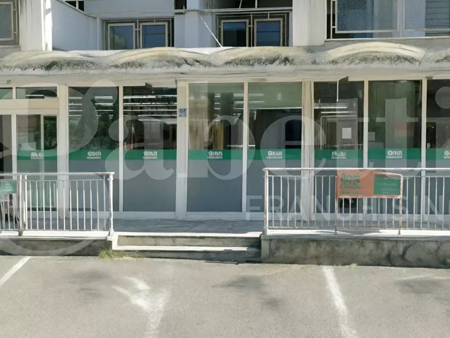 Immagine 5 di Locale commerciale in vendita  in Via Ancora, 18/22 a Ladispoli