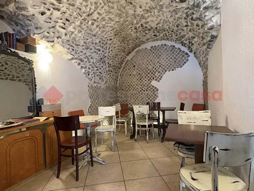 Immagine 26 di Negozio in vendita  in Piazza FONTANA VECCHIA, 8 a Terracina