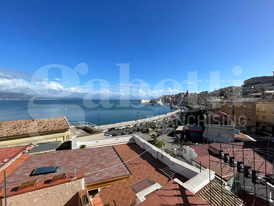 Immagine 16 di Appartamento in vendita  in Piazza S. Conca, 24 a Gaeta