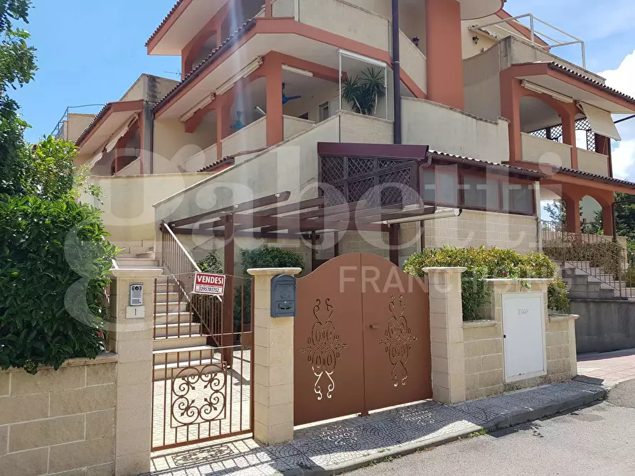 Immagine 1 di Villa in vendita  in Via Rimini, nc a Ginosa