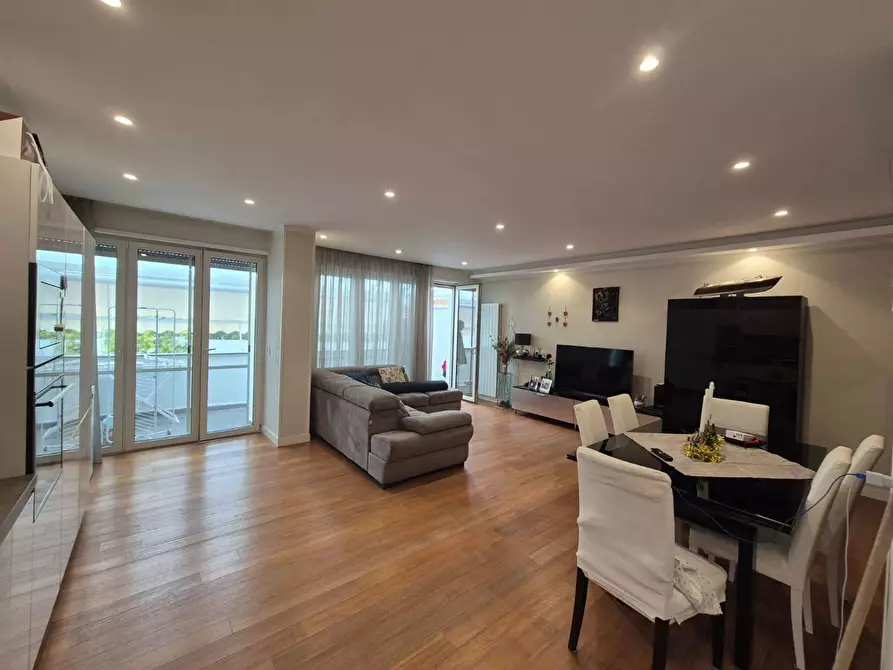 Immagine 16 di Multiproprietà in vendita  in Via Gambardella, 39/c a Torre Annunziata