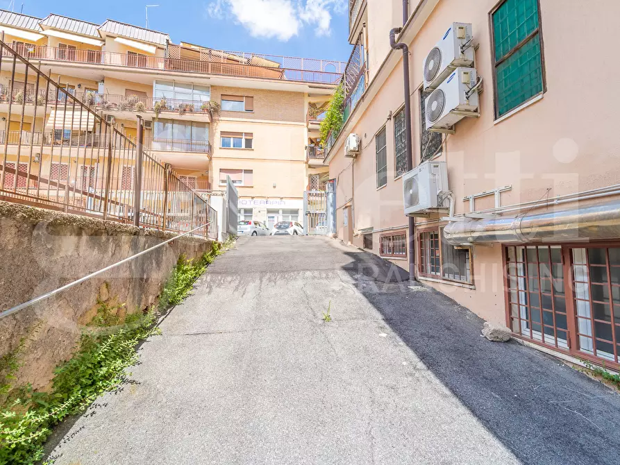 Immagine 34 di Laboratorio in vendita  in Via Busalla, 9 a Roma