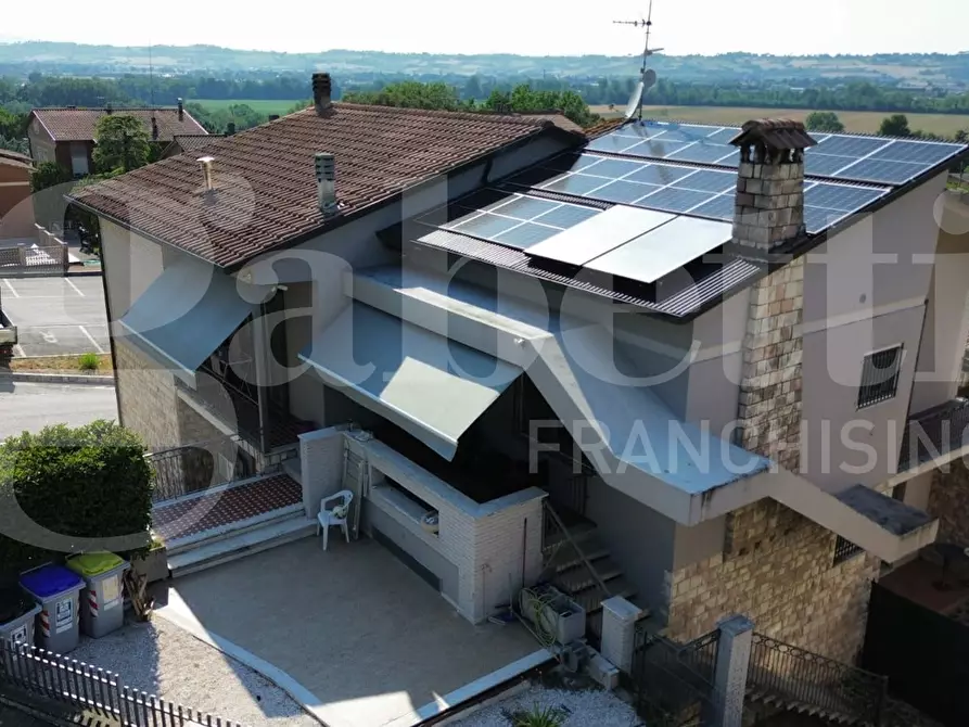Immagine 45 di Casa bifamiliare in vendita  in Via MARIO ANGELONI, 1 a Torgiano