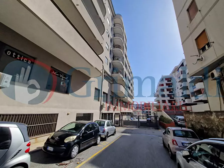 Immagine 3 di Negozio in vendita  in Via Adolfo Celi, 185 a Messina