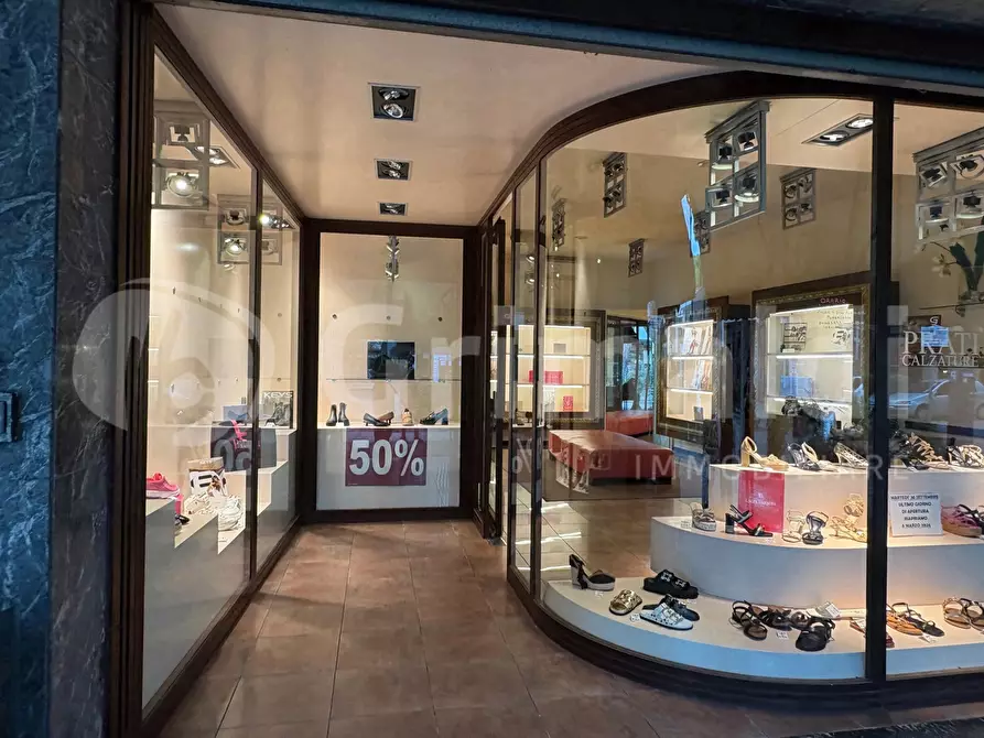 Immagine 3 di Negozio in vendita  in Viale Gramsci, 0 a Cervia