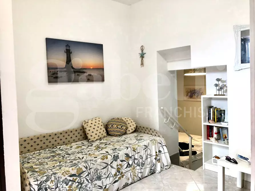 Immagine 3 di Palazzo in vendita  in Via Indipendenza, 352 a Gaeta