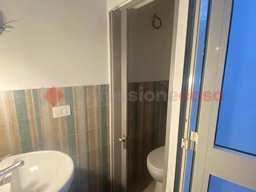 Immagine 13 di Negozio in affitto  in Via G. da Empoli a Empoli