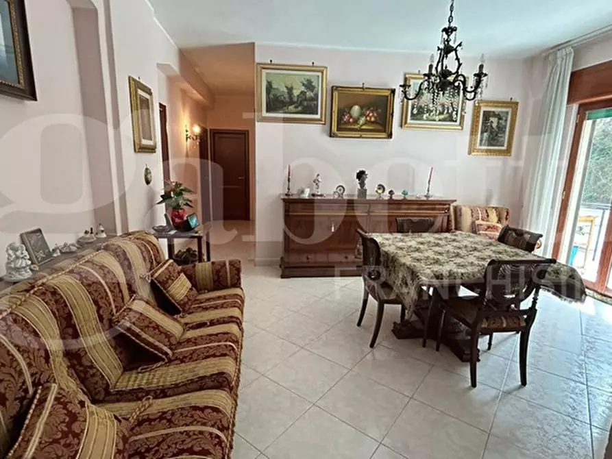 Immagine 1 di Appartamento in vendita  in Via Michele Guadagno a Napoli