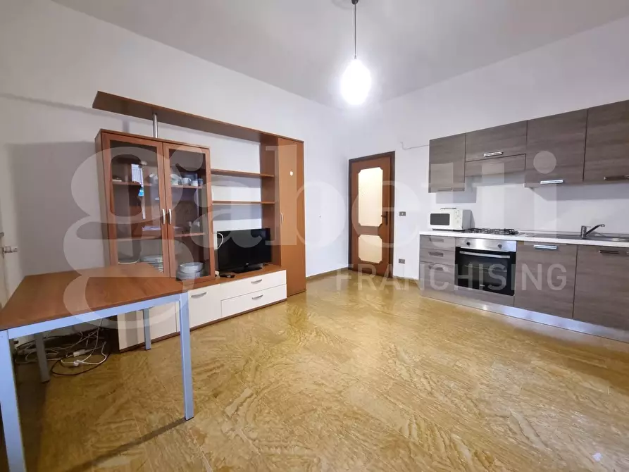 Immagine 3 di Appartamento in vendita  in Via Camillo Sbarbaro a Finale Ligure