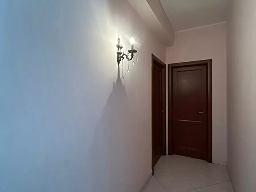 Immagine 12 di Appartamento in vendita  in Via Michele Guadagno a Napoli