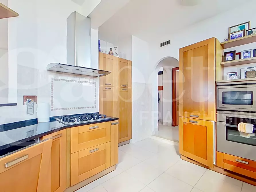 Immagine 24 di Villa in vendita  in Via dei cavalli marini VISTA MARE, 108 a Ardea