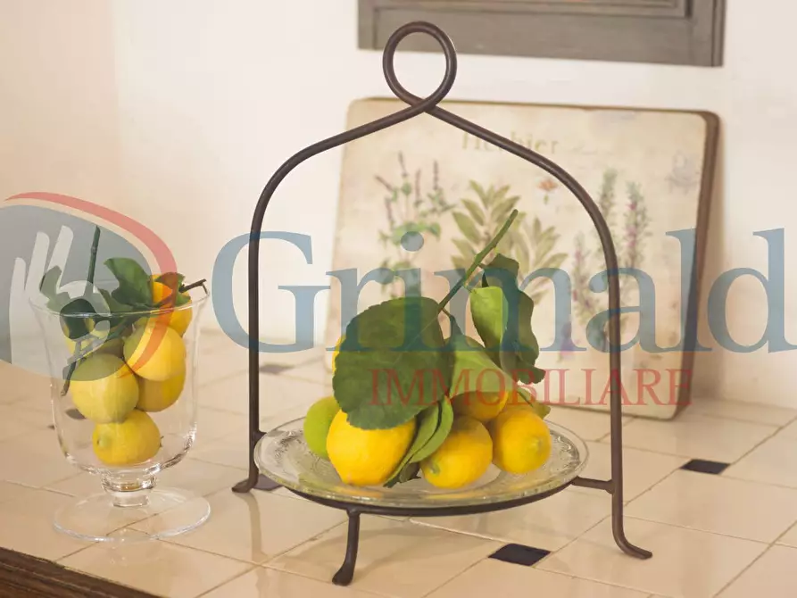 Immagine 11 di Palazzo in vendita  in Via BEATRICE a Massa