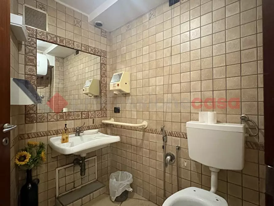 Immagine 44 di Negozio in vendita  in Piazza FONTANA VECCHIA, 8 a Terracina