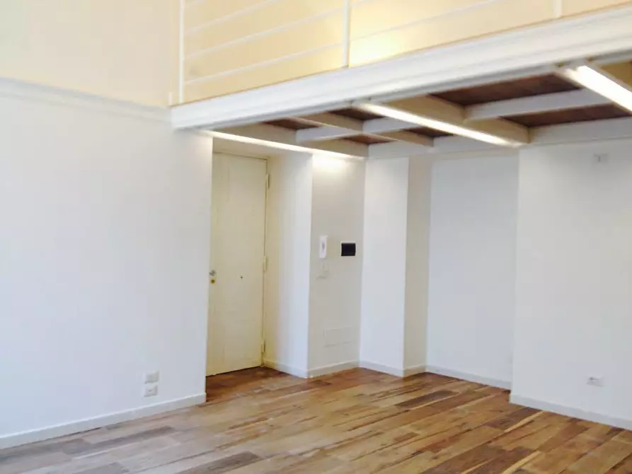 Immagine 3 di Ufficio in affitto  in Via IV Novembre, 71 a Torre Annunziata