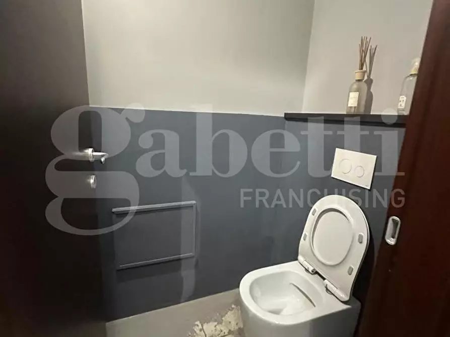 Immagine 20 di Negozio in vendita  in Via Tobia Semerano, sn a Ostuni