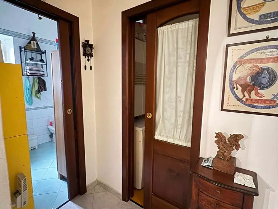 Immagine 31 di Appartamento in vendita  in Via Cupa San Pietro, 11 a Torre Del Greco