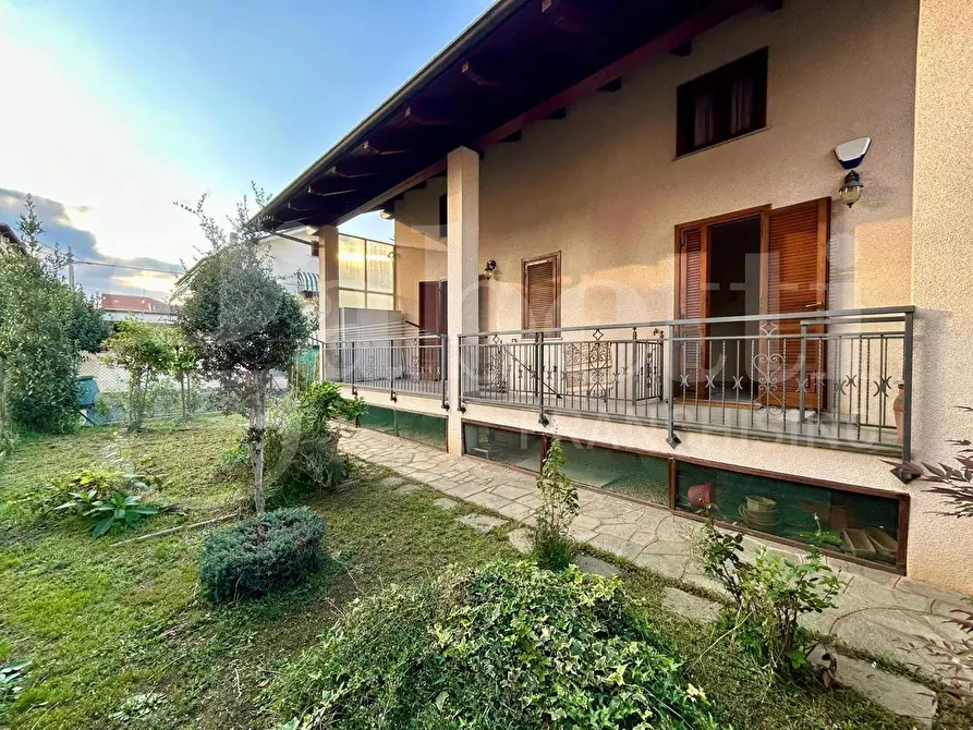 Immagine 12 di Villa in vendita  in Via Bellini a Orbassano