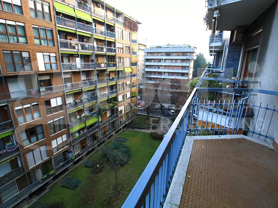 Immagine 9 di Appartamento in vendita  in Via Gulli, 40 a Milano