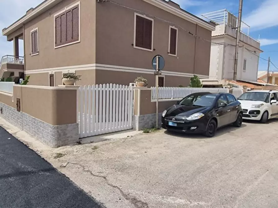 Immagine 26 di Palazzo in vendita  in Via Beatrice Cava d'Aliga, 6 a Scicli
