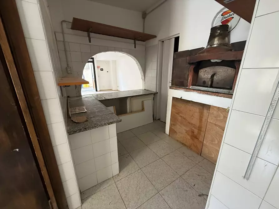 Immagine 13 di Negozio in vendita  in Vico FRANCESCO ACRI, 2 a Catanzaro