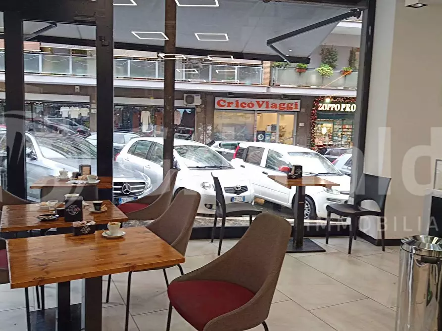 Immagine 3 di Negozio in vendita  in Via Giuseppe Donati a Roma