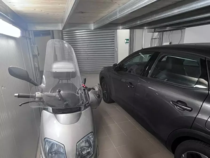 Immagine 4 di Box auto in vendita  in Via Leonardo da Vinci, 312 a Palermo