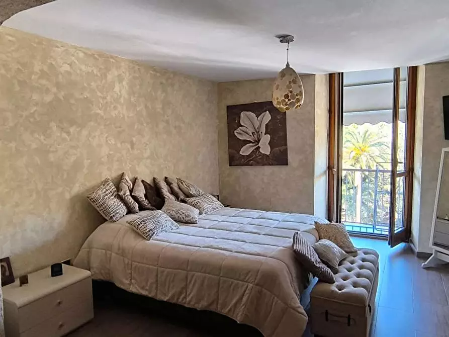 Immagine 12 di Appartamento in vendita  in Via Foria a Napoli