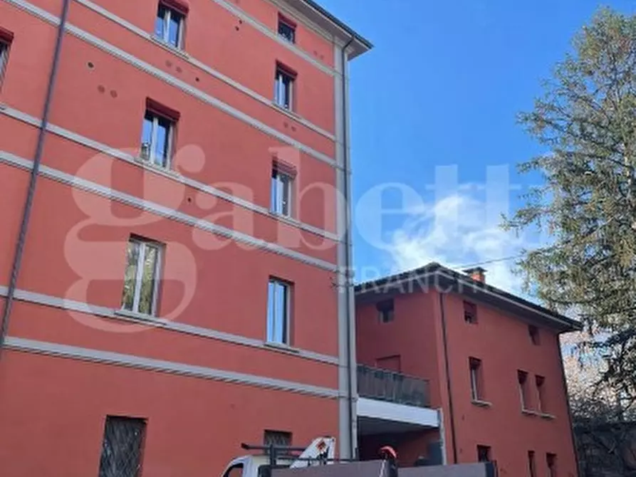 Immagine 1 di Appartamento in vendita  in Via Castiglione, 91 a Bologna
