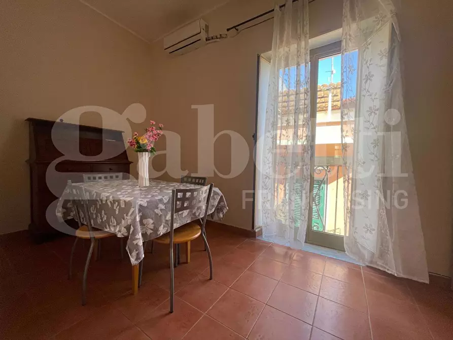 Immagine 2 di Appartamento in vendita  in Via Indipendenza, 379 a Gaeta