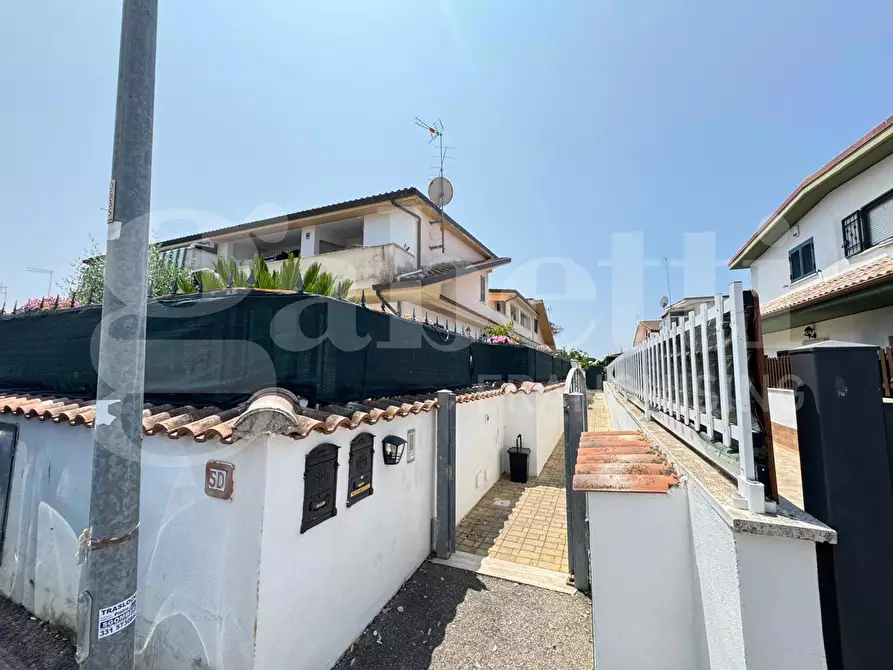 Immagine 9 di Villa in vendita  in Via poggibonsi, 5d a Pomezia