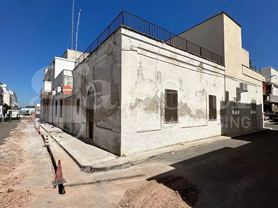 Immagine 3 di Casa indipendente in vendita  in Viale Petrolla, sn a Ostuni
