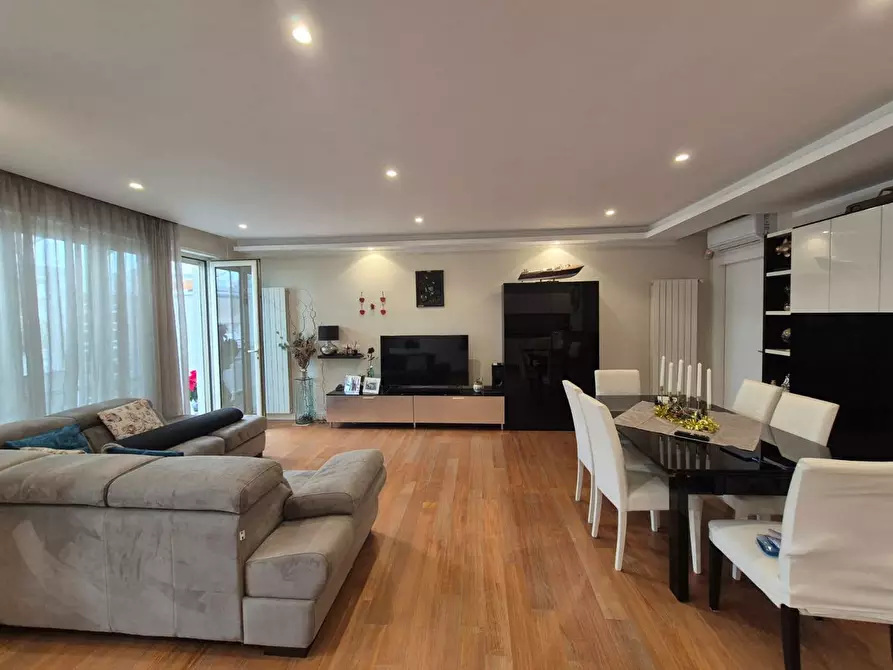 Immagine 18 di Multiproprietà in vendita  in Via Gambardella, 39/c a Torre Annunziata