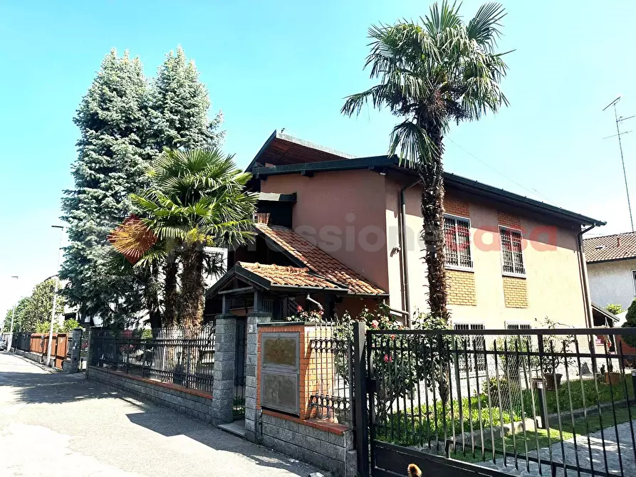 Immagine 11 di Appartamento in vendita  in Via cavour, 8 a Locate Di Triulzi