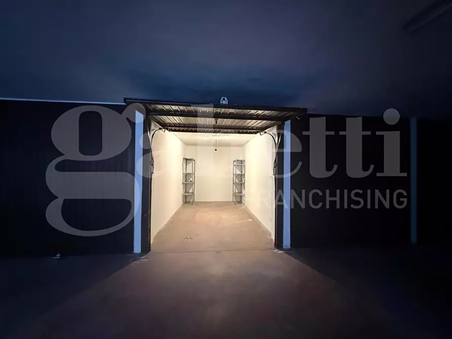 Immagine 13 di Box auto in vendita  in Via Bolzano a Collegno