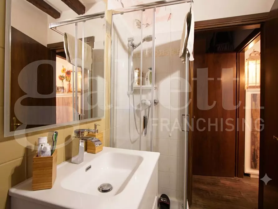Immagine 14 di Appartamento in vendita  in Via Cannaregio, . a Venezia